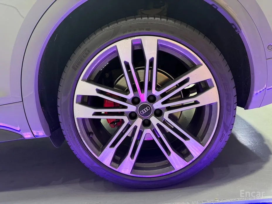 Фото 6 - Audi SQ5