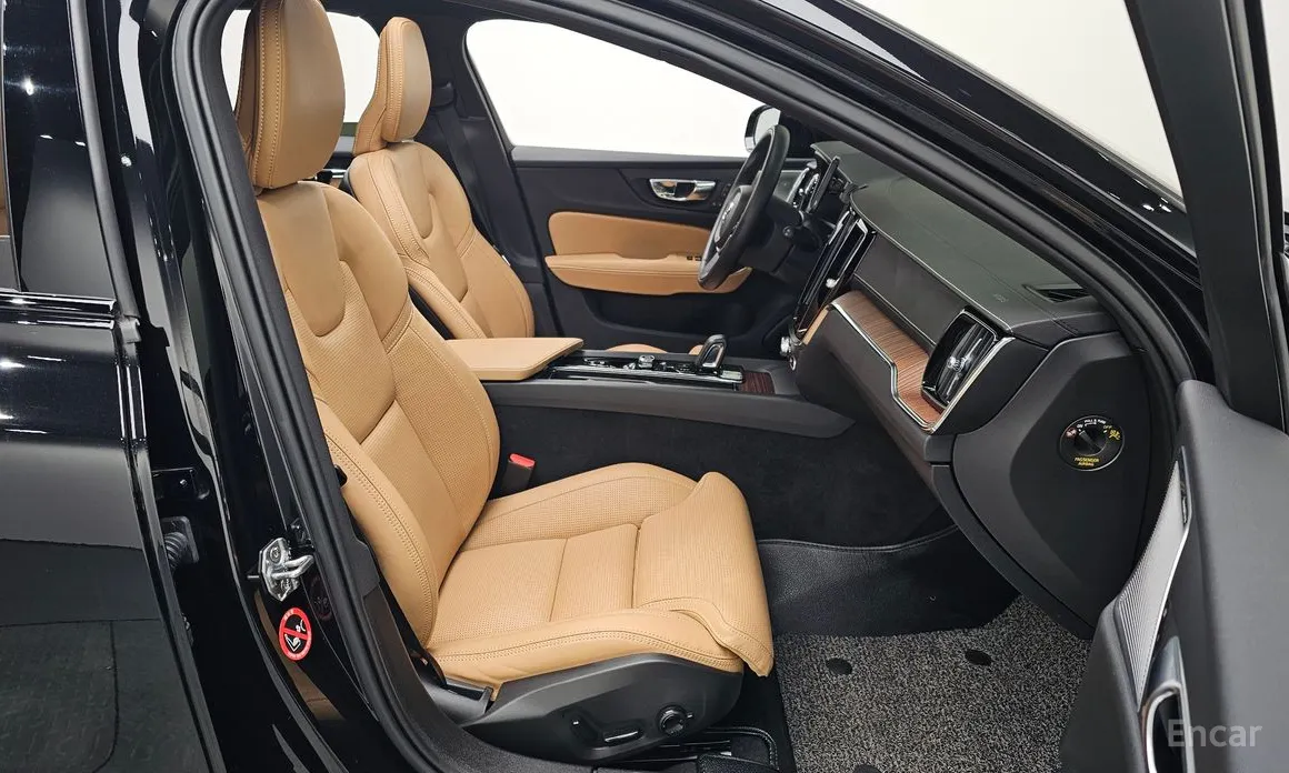 Фото 11 - Volvo V60