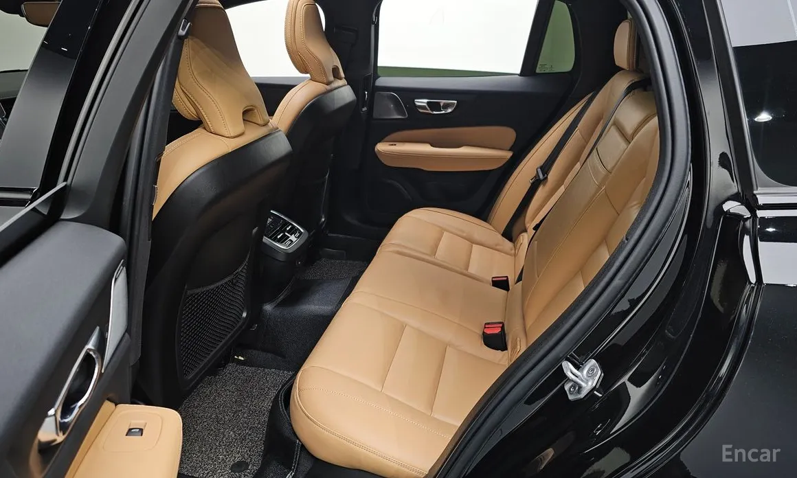 Фото 12 - Volvo V60