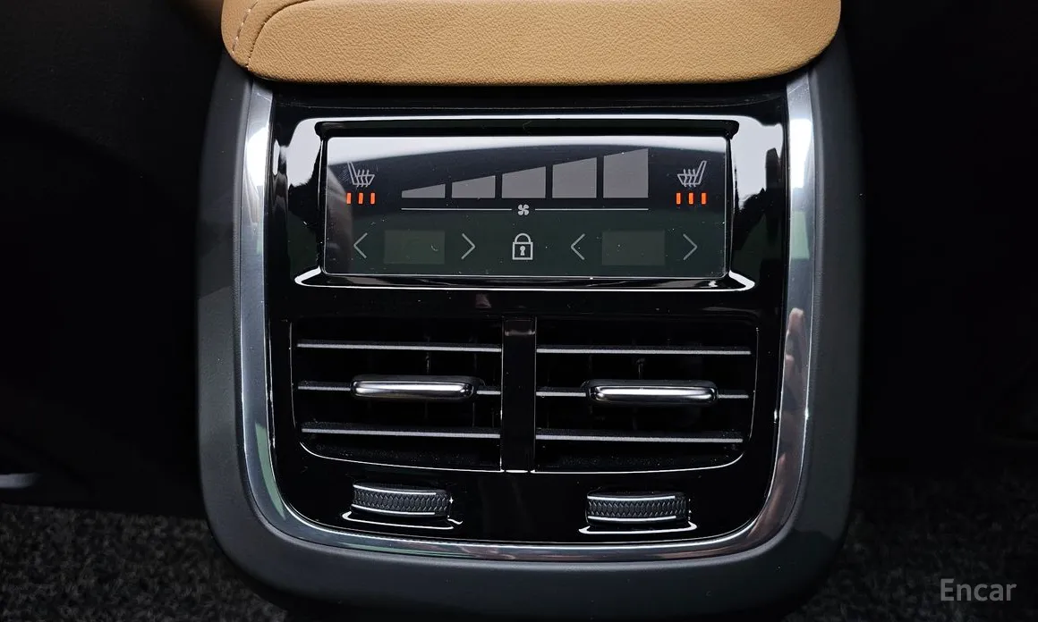 Фото 19 - Volvo V60