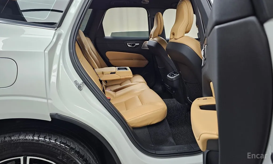 Photo 12 - Volvo XC60