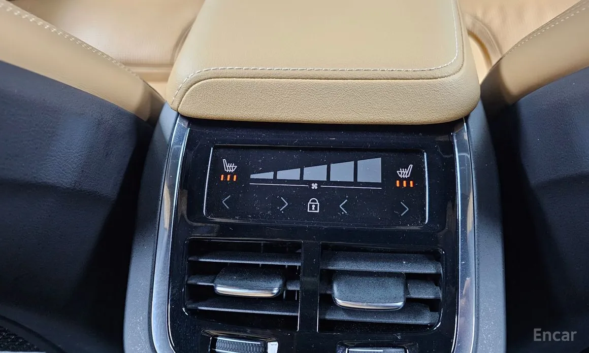 Photo 18 - Volvo XC60