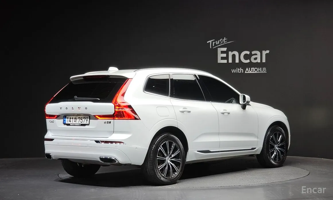 Photo 2 - Volvo XC60