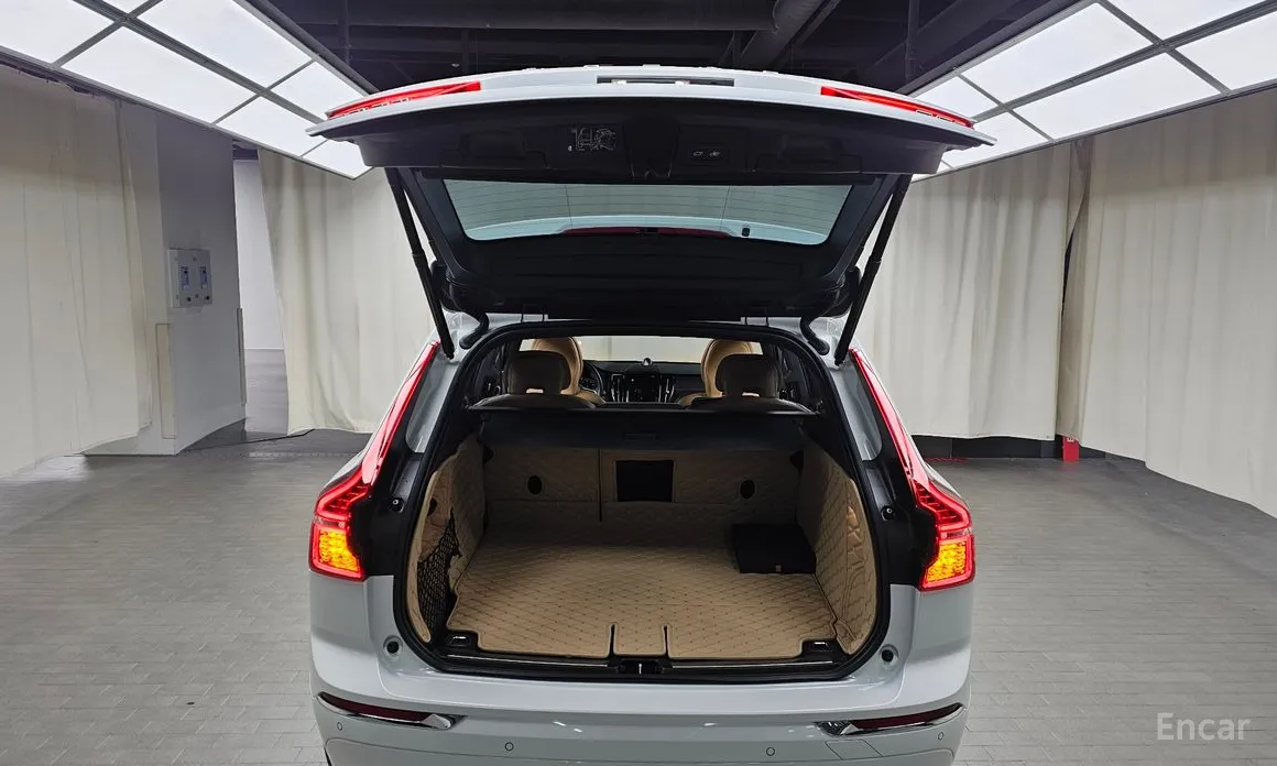 Photo 20 - Volvo XC60