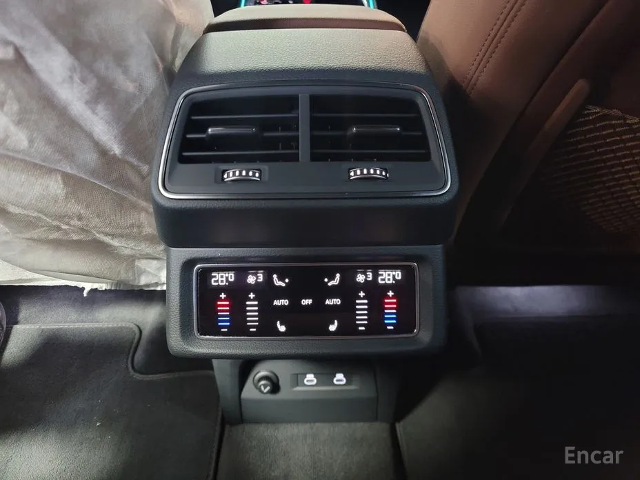 Фото 13 - Audi Q8 e-tron