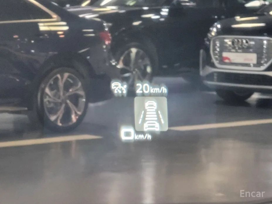 Фото 15 - Audi Q8 e-tron