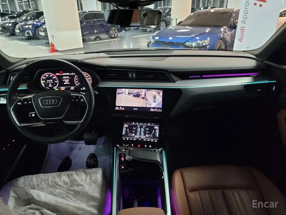 Фото 7 - Audi Q8 e-tron