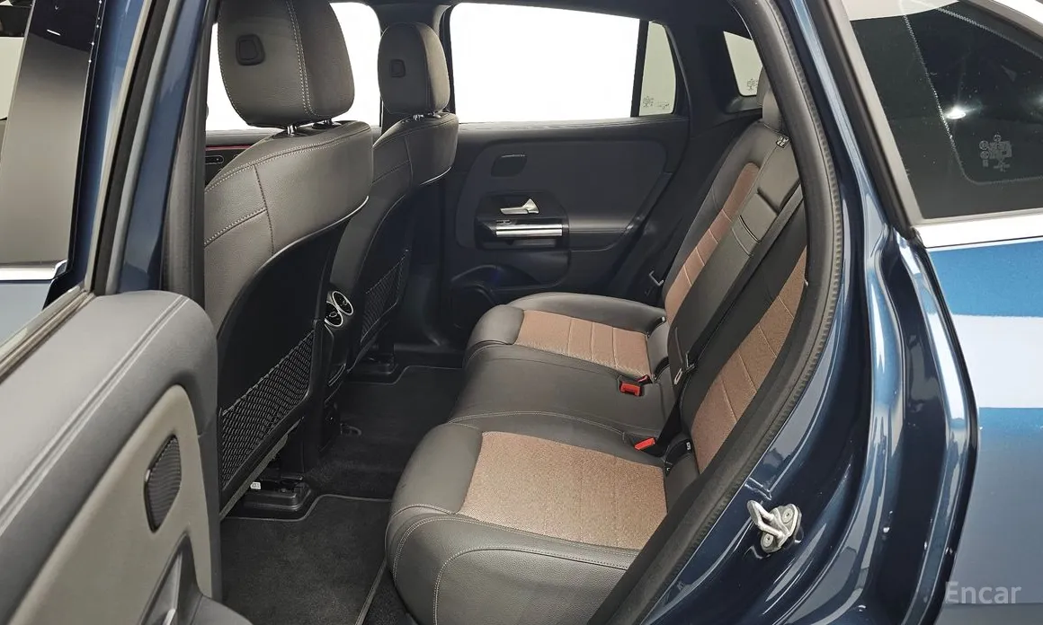 Фото 12 - Mercedes-Benz EQA