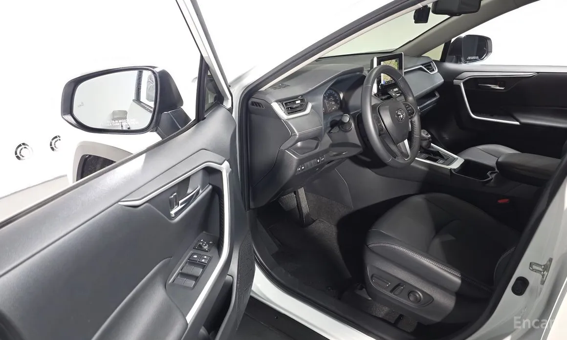 Фото 11 - Toyota RAV4