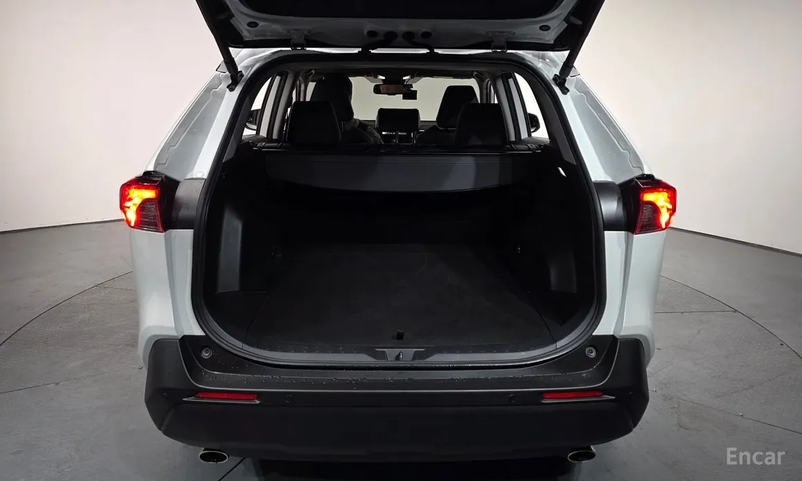 Фото 20 - Toyota RAV4