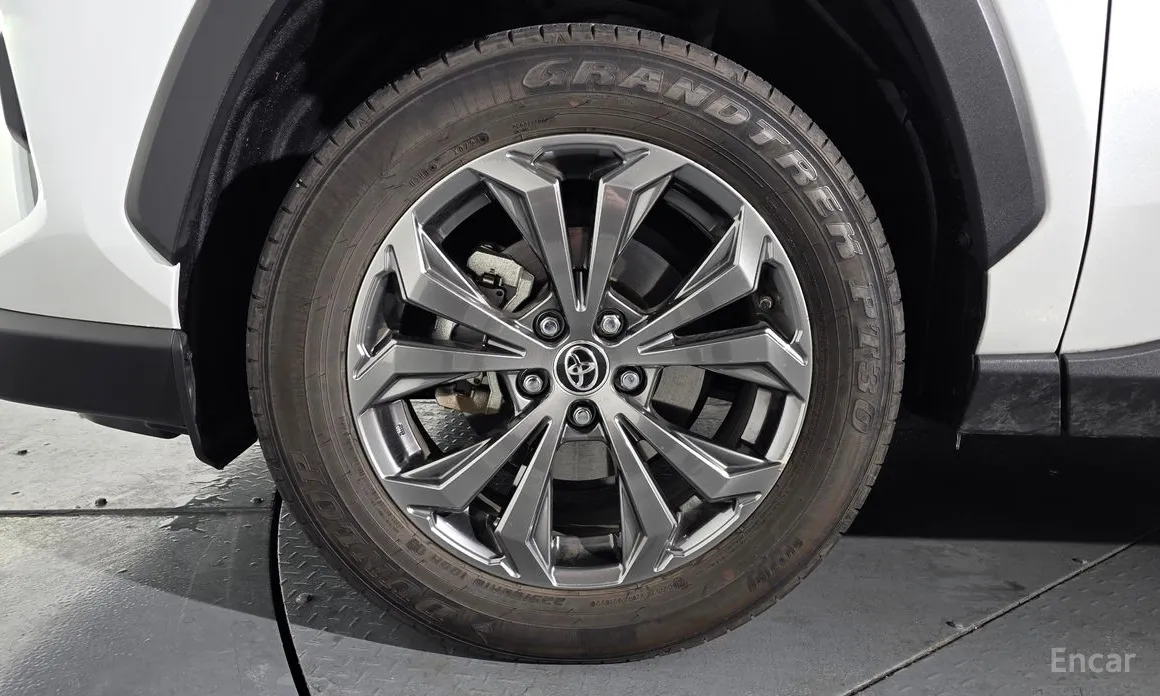 Фото 5 - Toyota RAV4