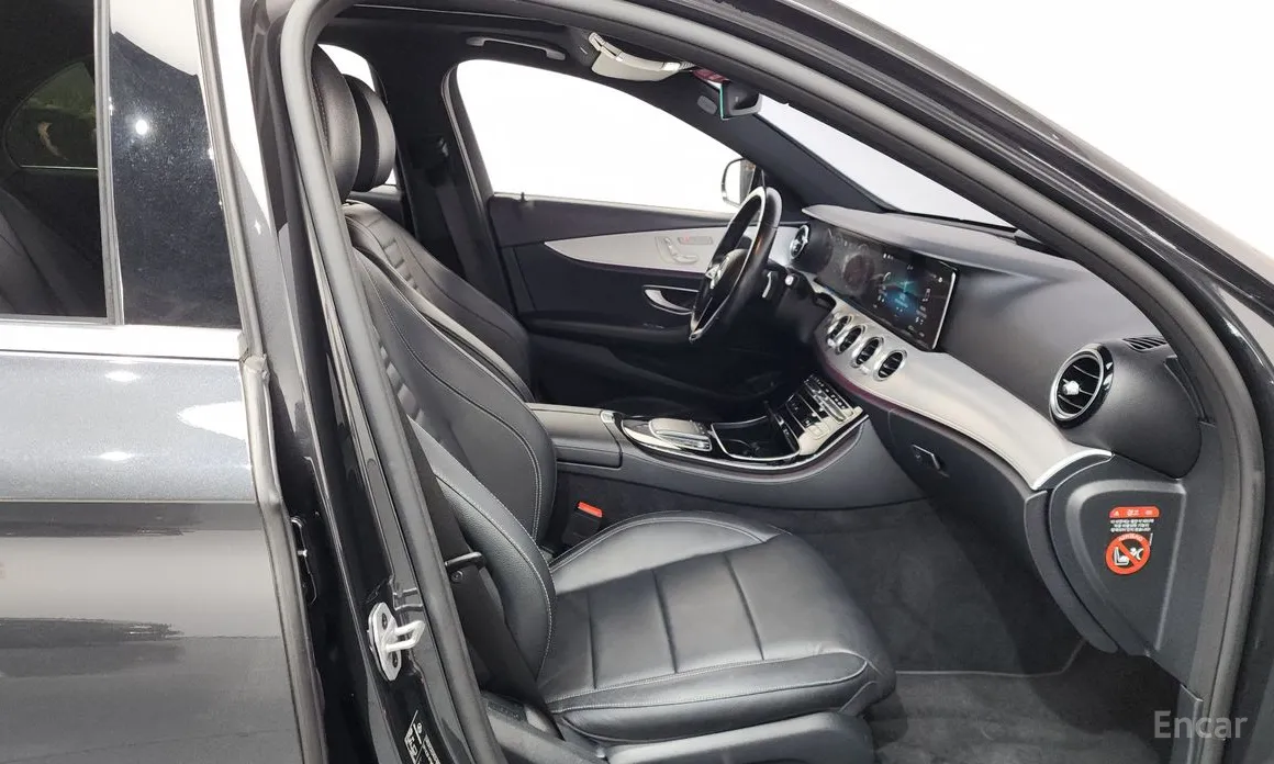 Фото 11 - Mercedes-Benz E-Class