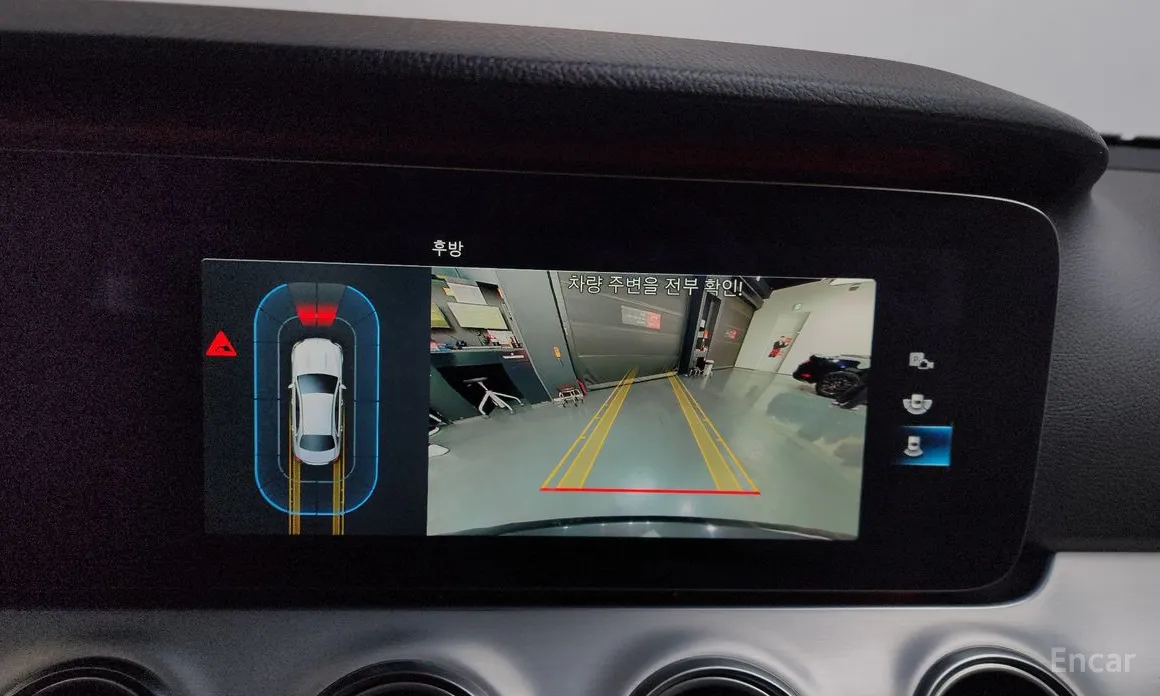 Фото 15 - Mercedes-Benz E-Class