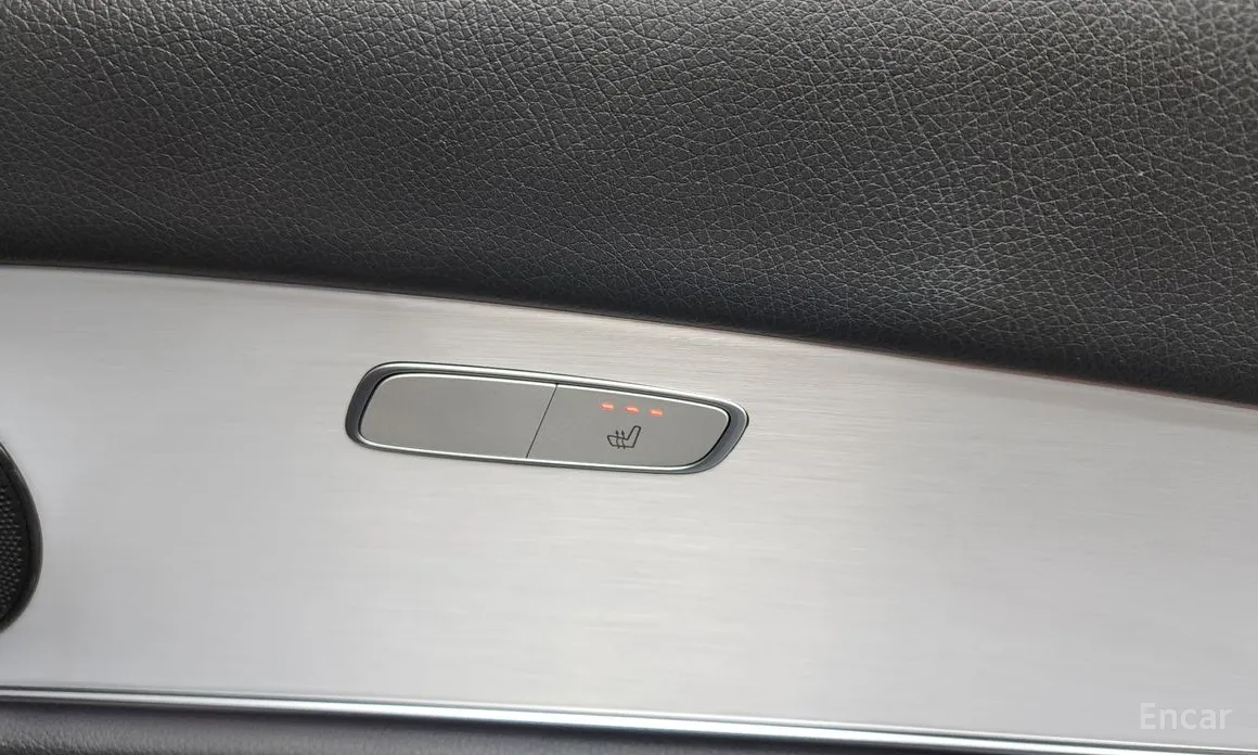 Фото 19 - Mercedes-Benz E-Class