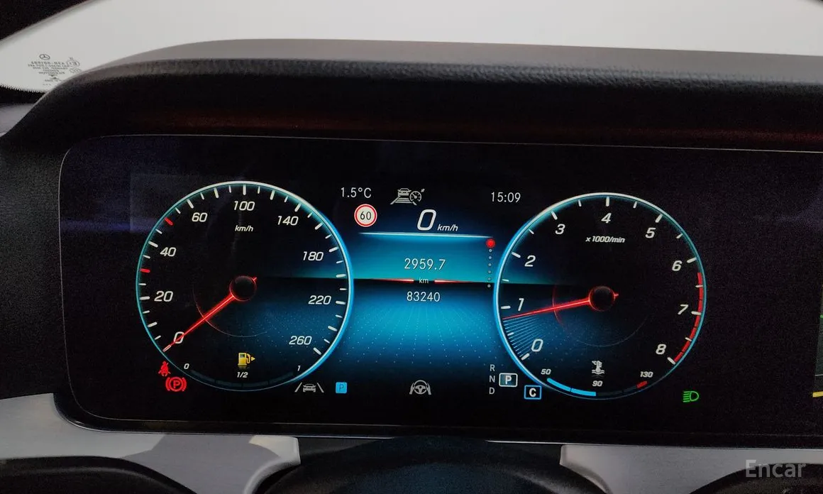 Фото 8 - Mercedes-Benz E-Class