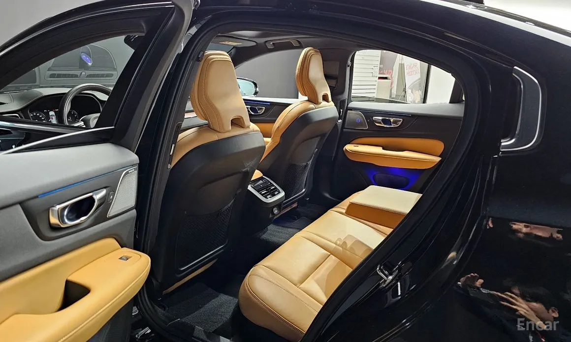 Фото 11 - Volvo S60