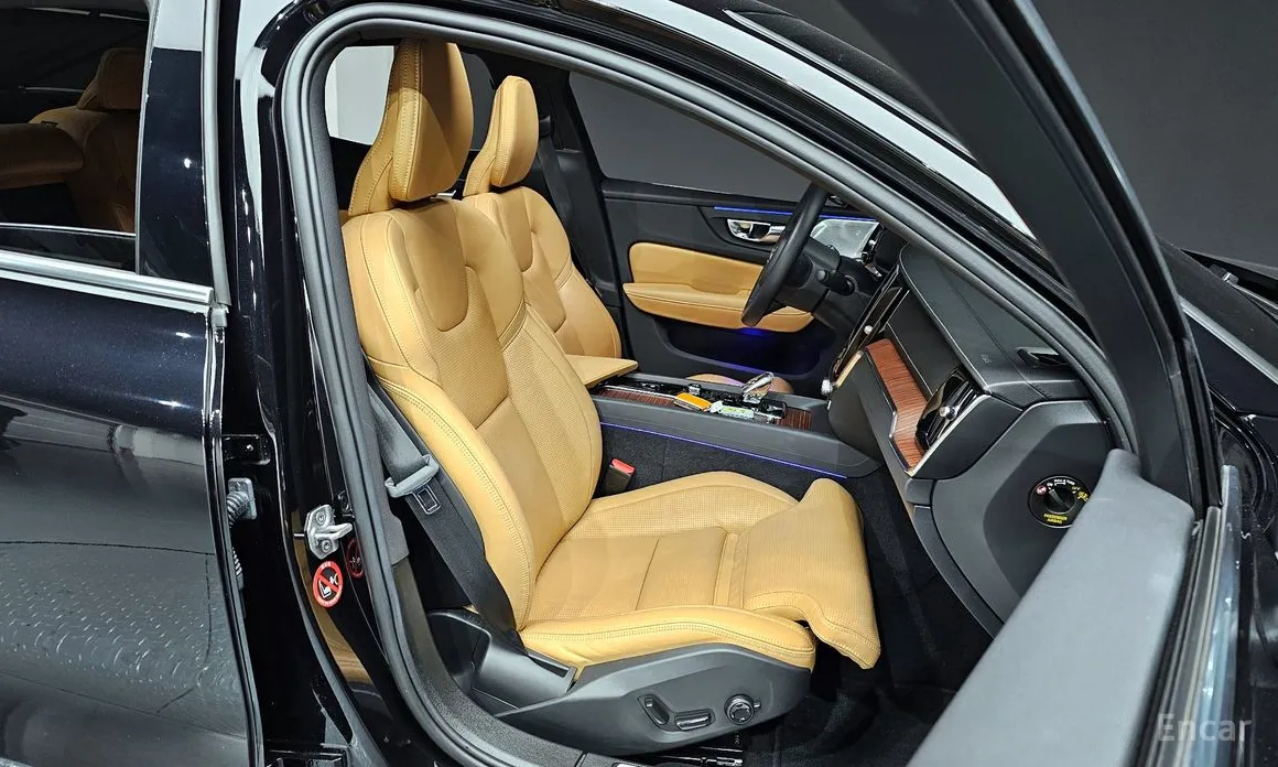 Фото 12 - Volvo S60