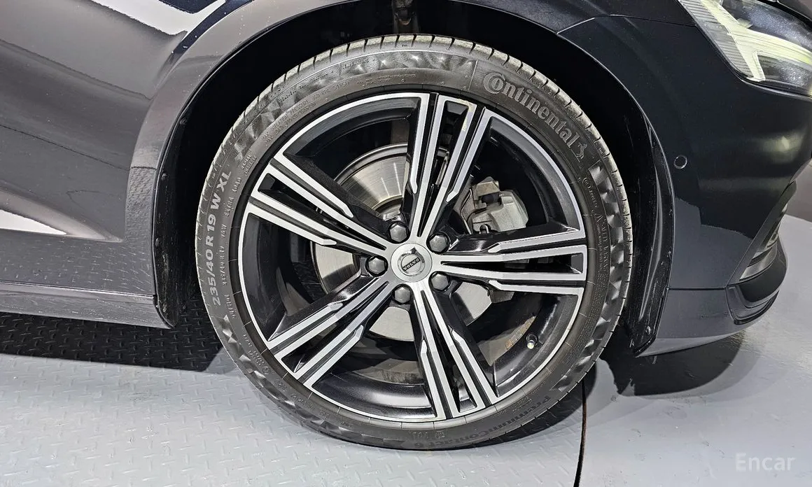 Фото 5 - Volvo S60