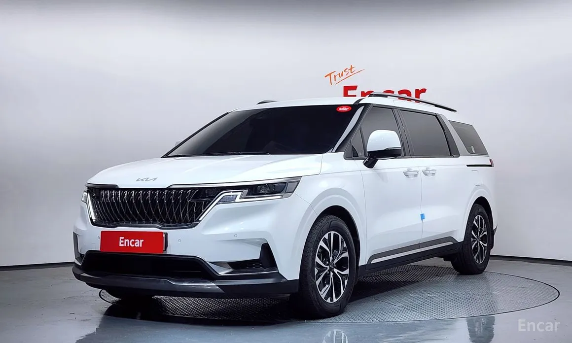 Фото 1 - Kia Carnival