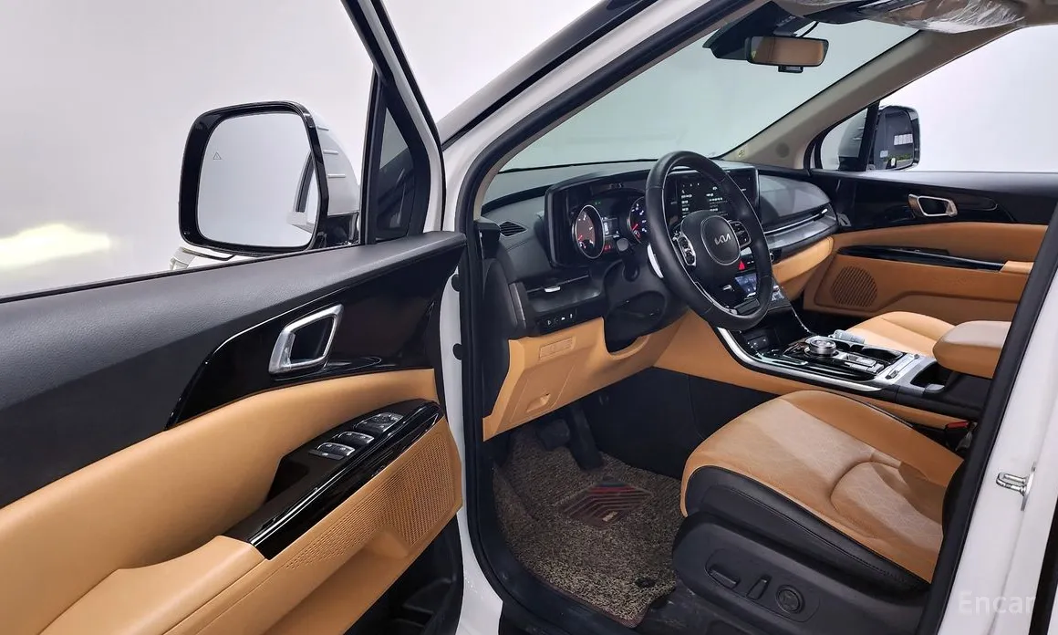 Фото 10 - Kia Carnival