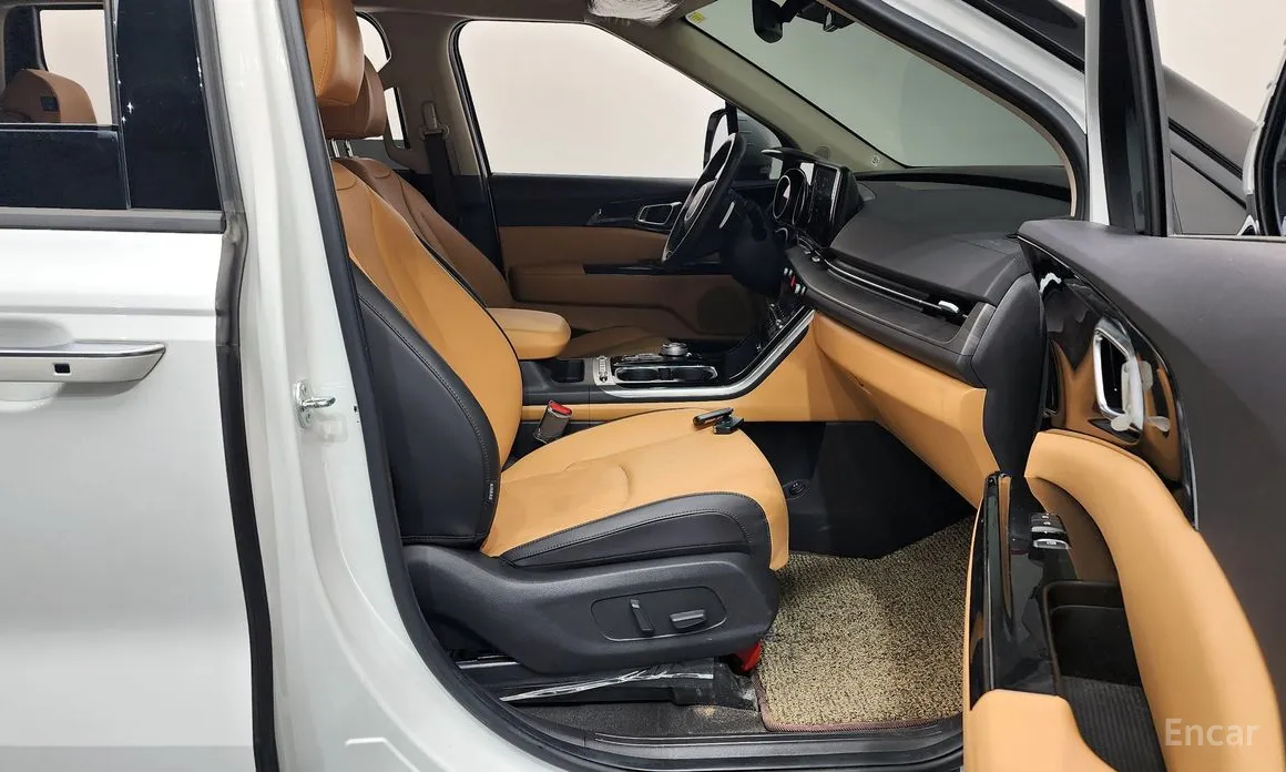 Фото 11 - Kia Carnival