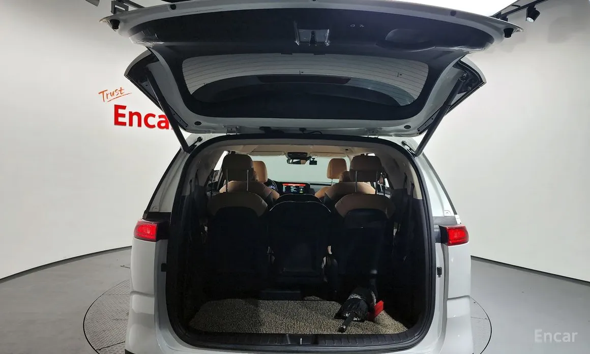 Фото 20 - Kia Carnival