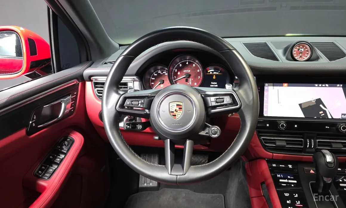 Фото 13 - Porsche Macan