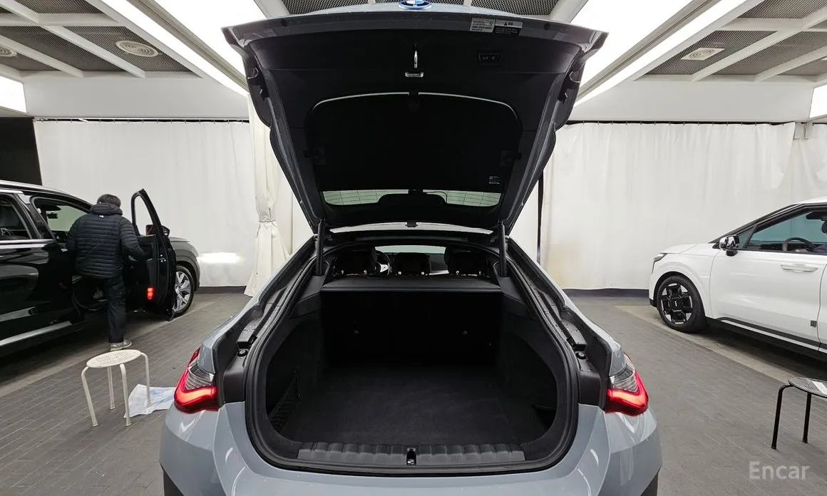 Фото 20 - BMW i4