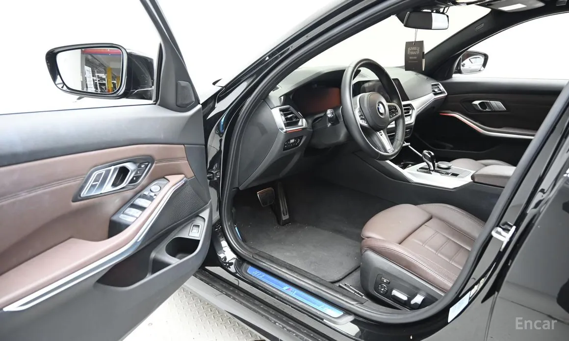 Photo 11 - BMW 3 Series