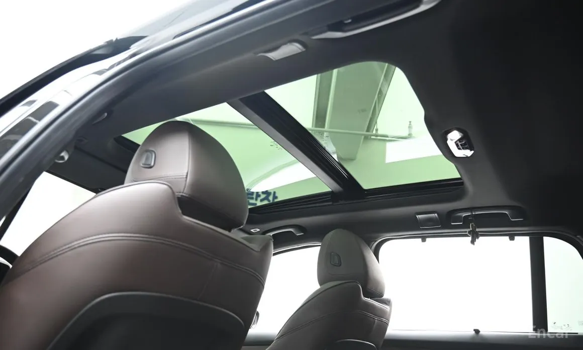 Photo 19 - BMW 3 Series