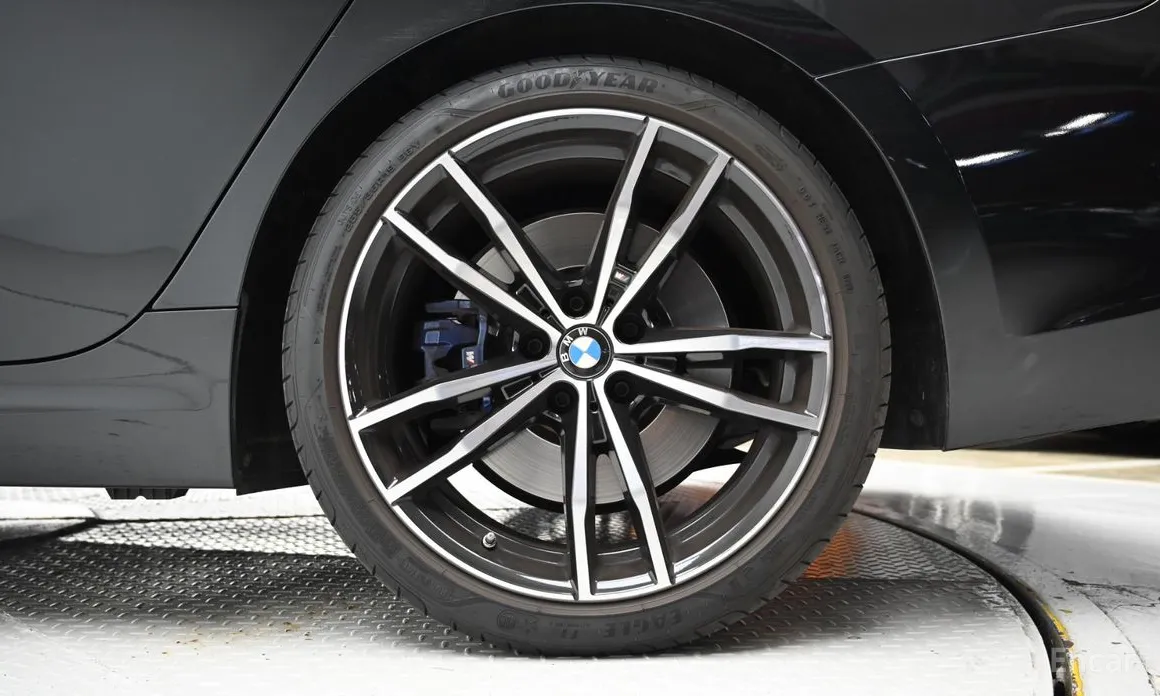 Photo 5 - BMW 3 Series