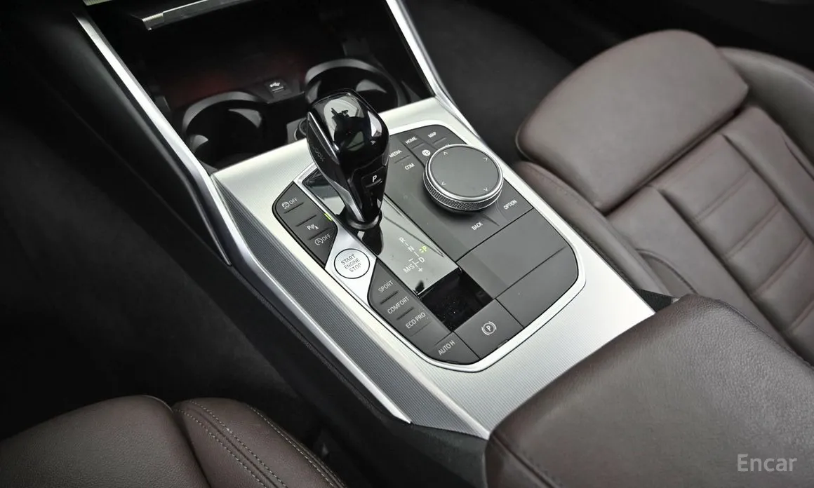 Photo 9 - BMW 3 Series