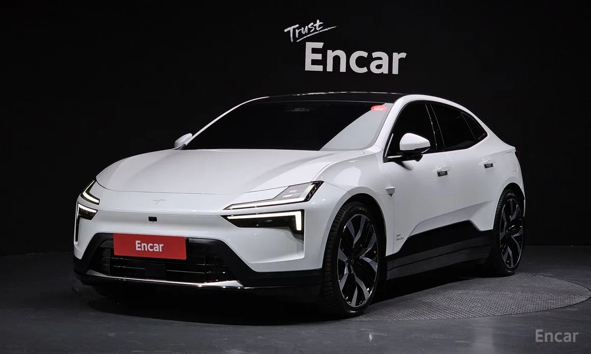 Фото 1 - Polestar 4