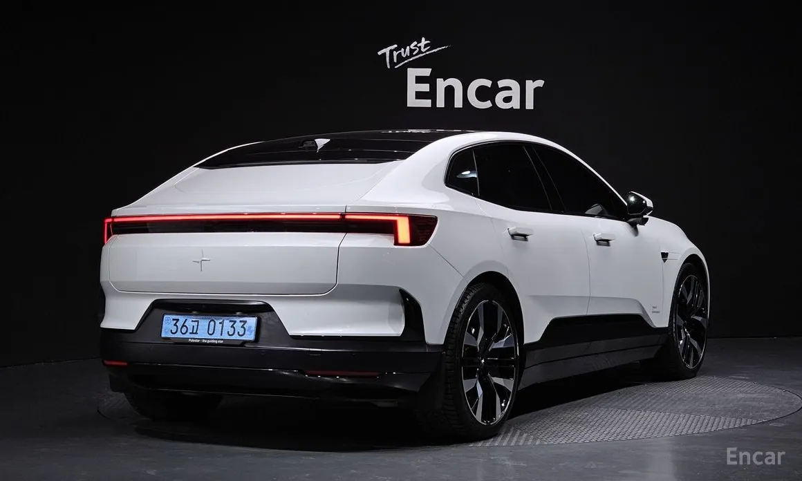 Фото 2 - Polestar 4