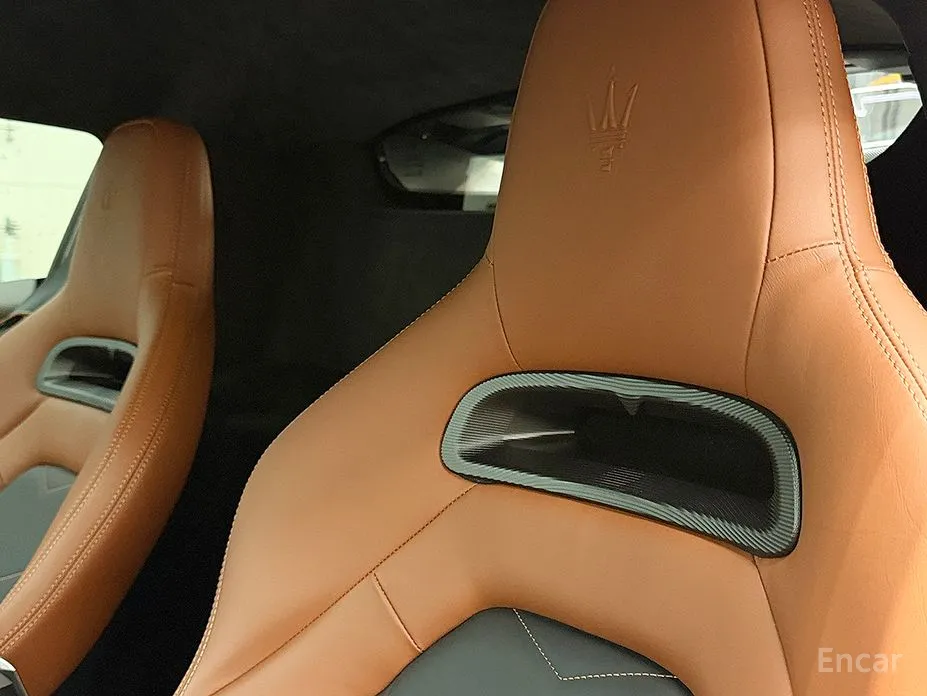 Фото 19 - Maserati MC20