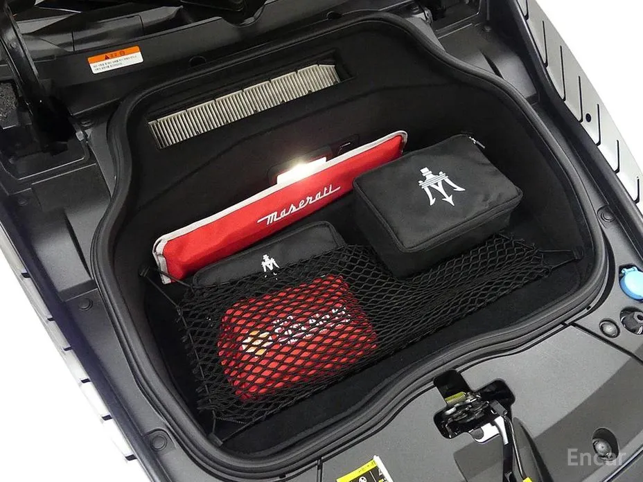 Фото 9 - Maserati MC20