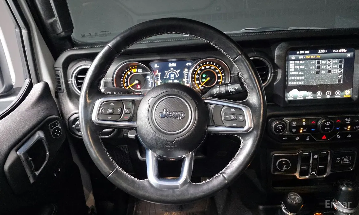 Фото 13 - Jeep Wrangler