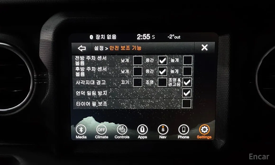 Фото 16 - Jeep Wrangler