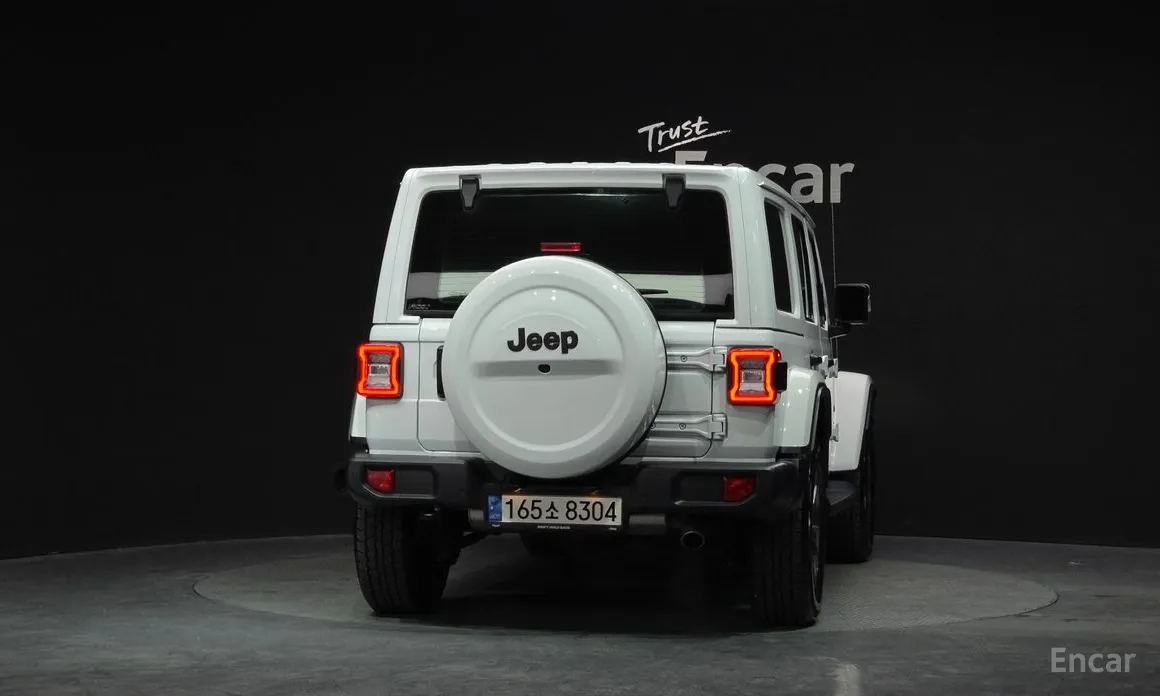 Фото 4 - Jeep Wrangler