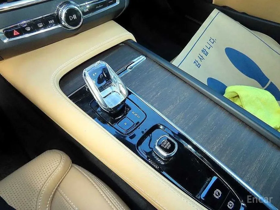 Фото 10 - Volvo S90