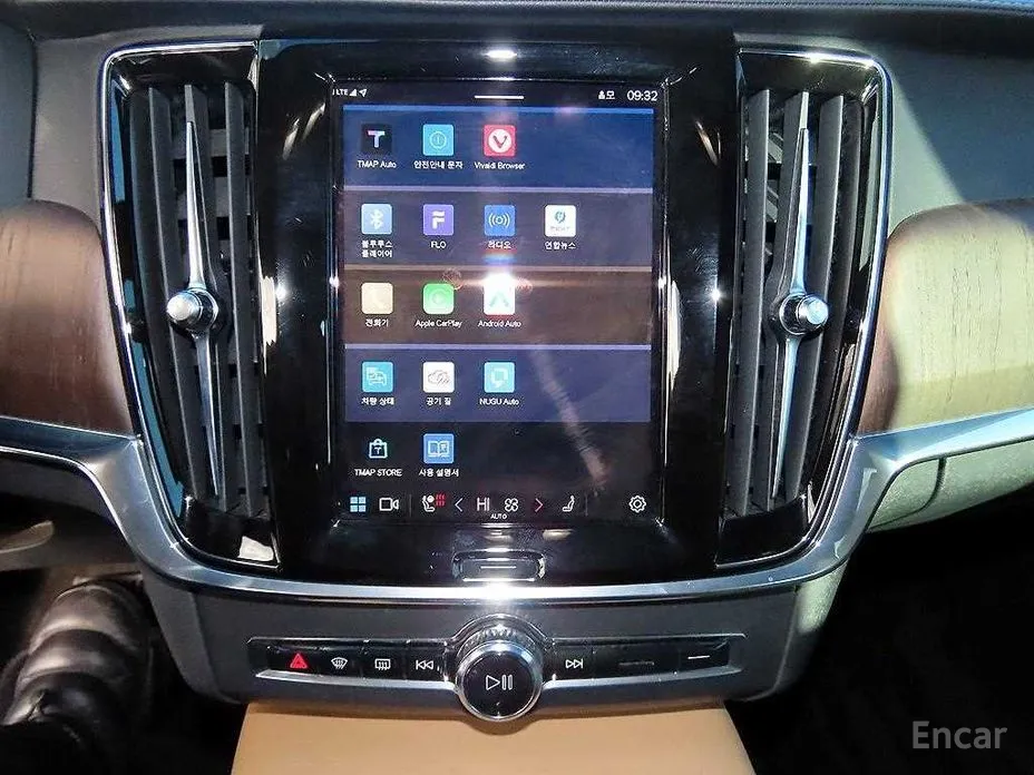 Фото 12 - Volvo S90