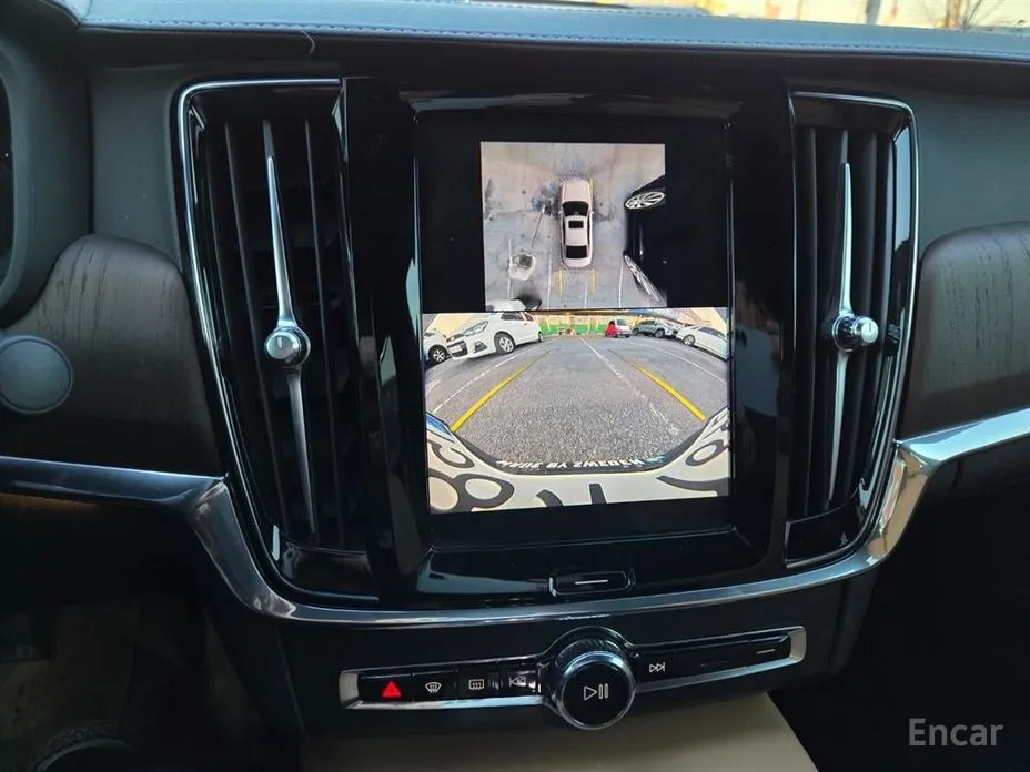 Фото 13 - Volvo S90