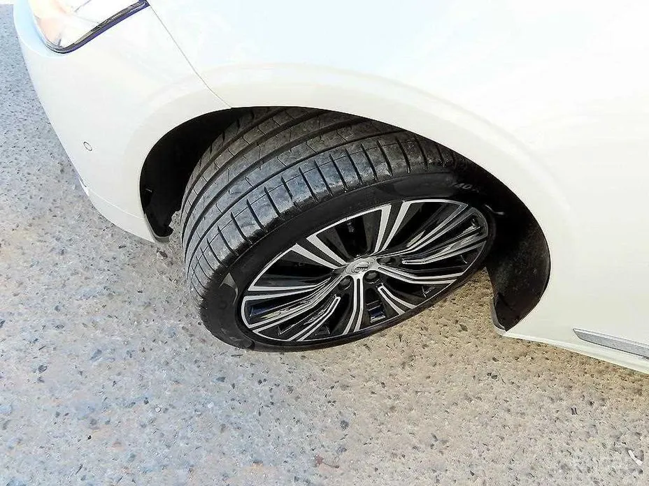 Фото 19 - Volvo S90