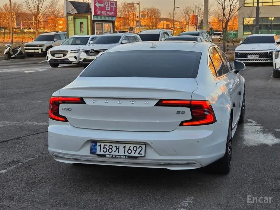 Фото 3 - Volvo S90