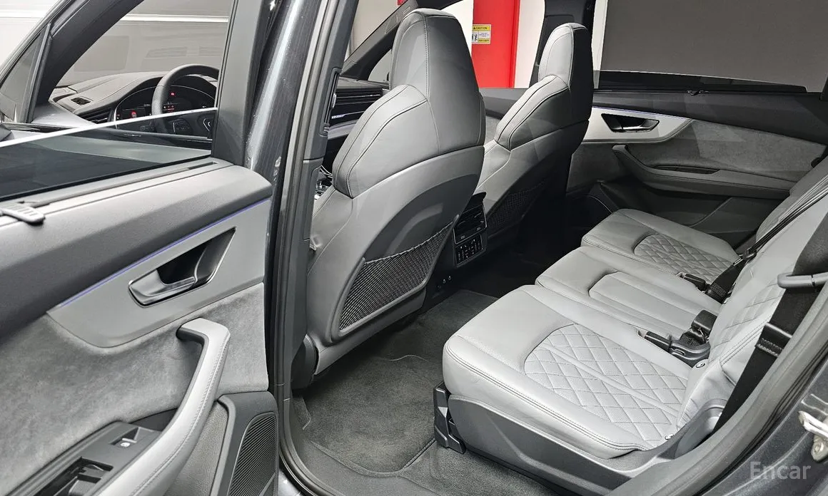 Фото 11 - Audi Q7