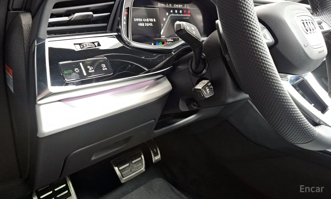 Фото 15 - Audi Q7