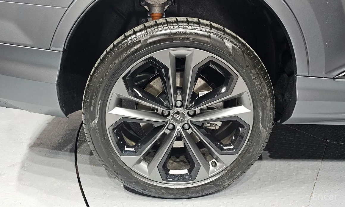 Фото 5 - Audi Q7