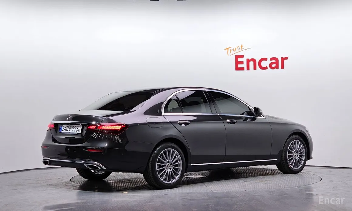 Фото 2 - Mercedes-Benz E-Class