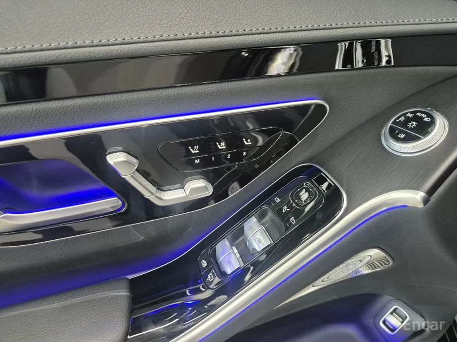 Фото 17 - Mercedes-Benz S-Class