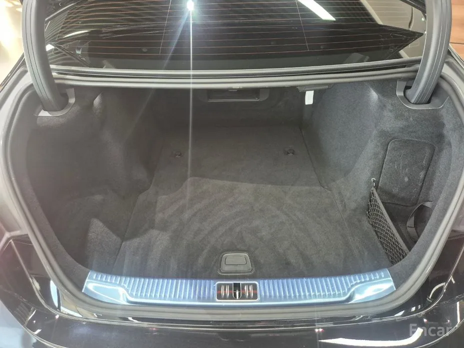 Фото 19 - Mercedes-Benz S-Class